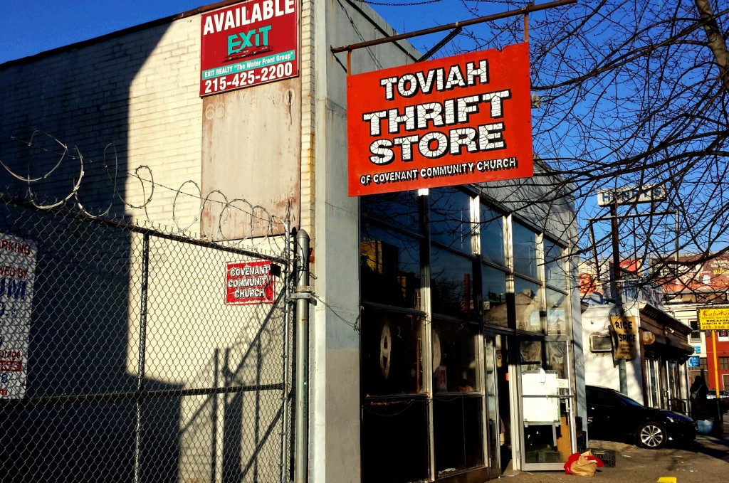 Say goodbye to Toviah Thrift Store (Photo by Annamarya Scaccia / West Philly Local)